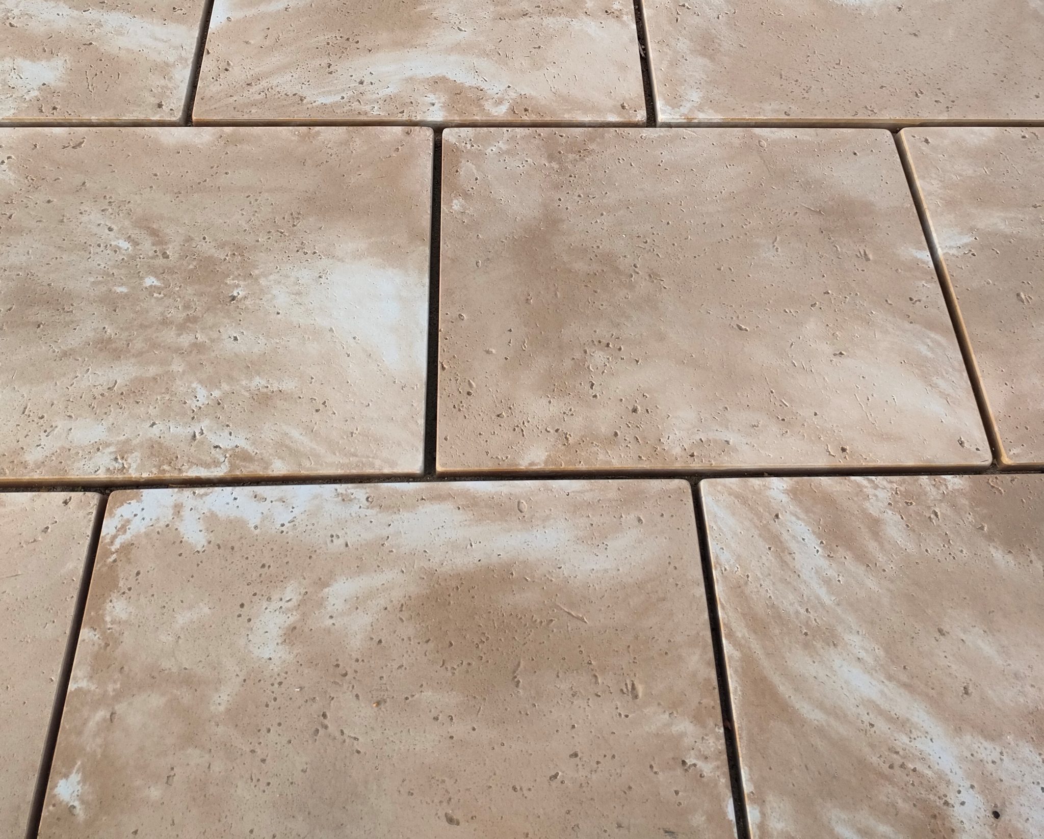 Comment réaliser les joints de sa terrasse ? Fabemi