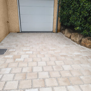 Pavé LORIOL entrée garage